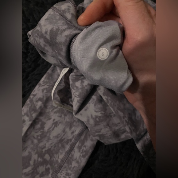 LULULEMON Wunder Under Leggings NWOT. - Picture 7 of 8